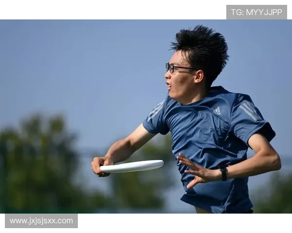 西安飞盘队在攀岩联赛中以94分稳居积分榜首位