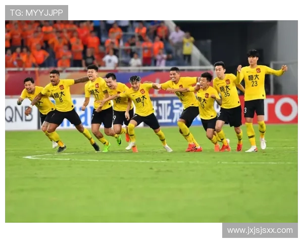 奥林匹奥与拉普拉塔的激烈对决展现足球魅力与团队精神