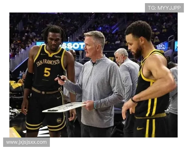 广州恒大与天津队激战正酣比分悬念引发球迷热议